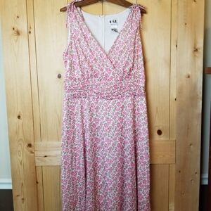 KSL Karin Stevens Floral Sleeveless V-Neck Zip Back Lined Fit and Flare Dress